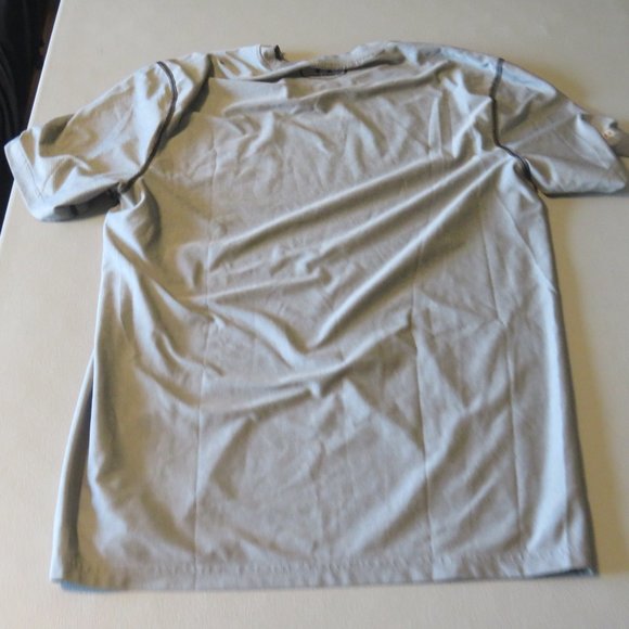 Grey Fitted Under Armour Top Size Medium - Picture 4 of 6
